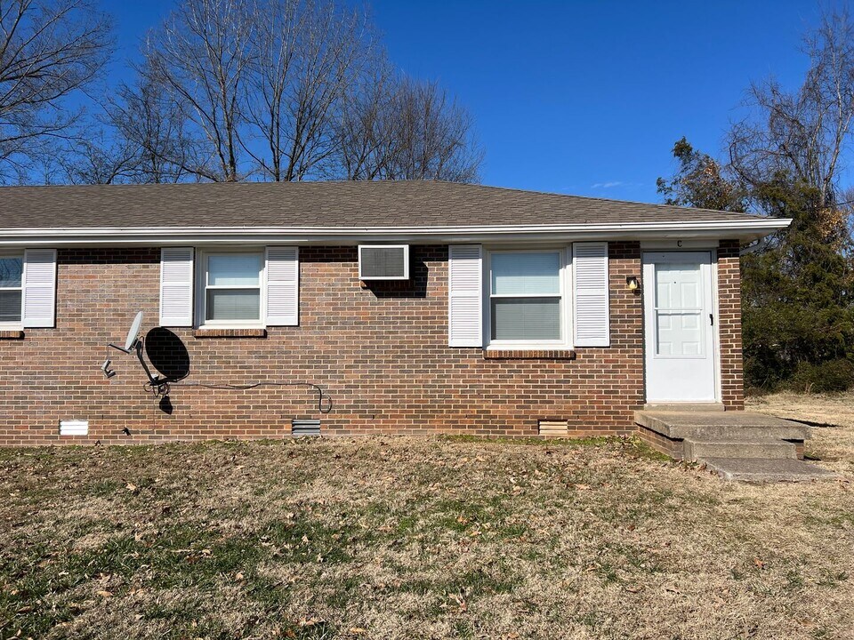 105 Tandy Dr in Clarksville, TN - Building Photo