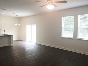 221 Crestrun Loop in Leesburg, FL - Building Photo - Building Photo
