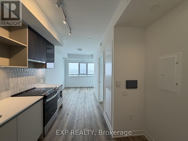 395 Dundas St W in Oakville, ON - Building Photo - Building Photo