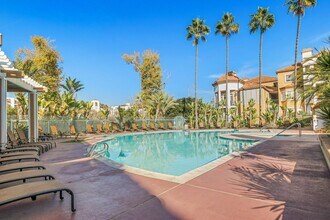 2020 Camino De La Reina in San Diego, CA - Building Photo - Building Photo