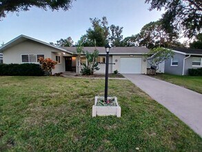 5682 45th Ave N in Kenneth City, FL - Building Photo - Building Photo