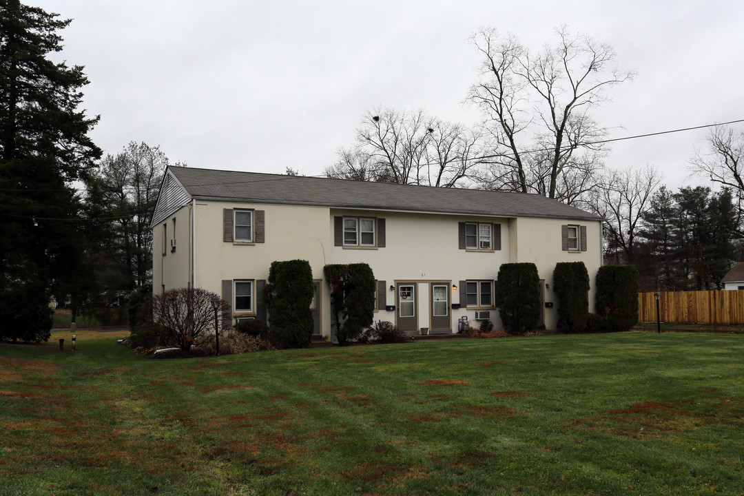 Yardley Crossing in Yardley, PA - Building Photo