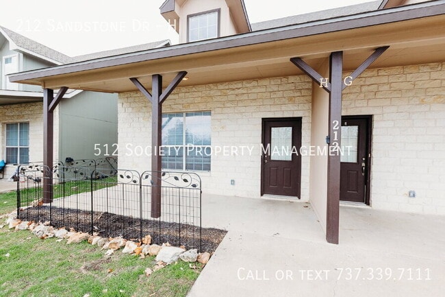 212 Sandstone Dr in Jarrell, TX - Building Photo - Building Photo