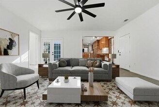 502 Sunrise Cir in Austin, TX - Building Photo - Building Photo