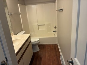 2818 Sand Run Pkwy in Fairlawn, OH - Foto de edificio - Building Photo