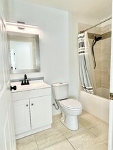 29W640 Winchester Cir N in Warrenville, IL - Foto de edificio - Building Photo