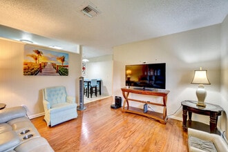 141 SE Serenata Ct in Port St. Lucie, FL - Building Photo - Building Photo