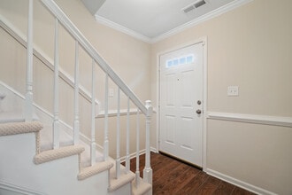 1237 Peoples Way in Virginia Beach, VA - Foto de edificio - Building Photo
