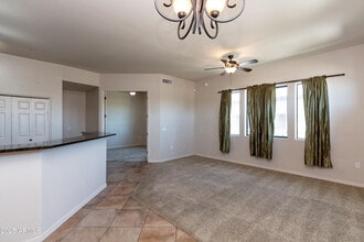 3330 S Gilbert Rd in Chandler, AZ - Foto de edificio - Building Photo
