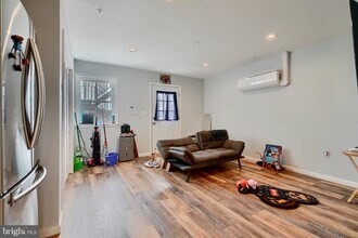 1729 Guilford Ave in Baltimore, MD - Building Photo - Building Photo
