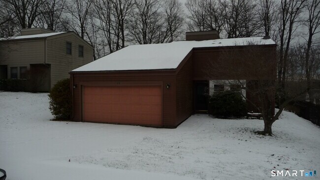 11 Little River Ln in Middletown, CT - Building Photo - Building Photo