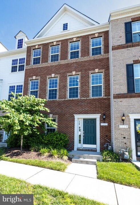 2127 Garden Grove Ln in Bowie, MD - Building Photo
