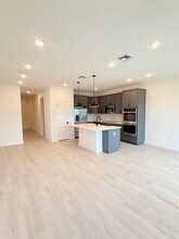 121 SE Birch Ter in Stuart, FL - Building Photo - Building Photo