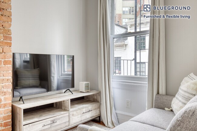 17 Gay St-Unit -FL3-ID984 in New York, NY - Building Photo - Building Photo