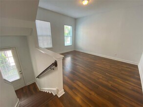 1024 Parma Cir in Lake Mary, FL - Building Photo - Building Photo