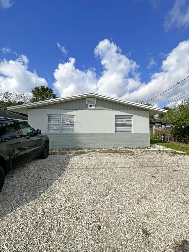 1107 N 21st St in Fort Pierce, FL - Building Photo - Building Photo