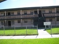 7155 NW 17th Ave in Miami, FL - Foto de edificio - Building Photo