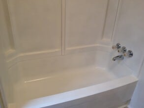 142 E 5th St, Unit 2 in Bloomsburg, PA - Building Photo - Building Photo