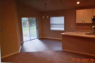 7172 Twisting Pines Lp in Zephyrhills, FL - Building Photo - Building Photo