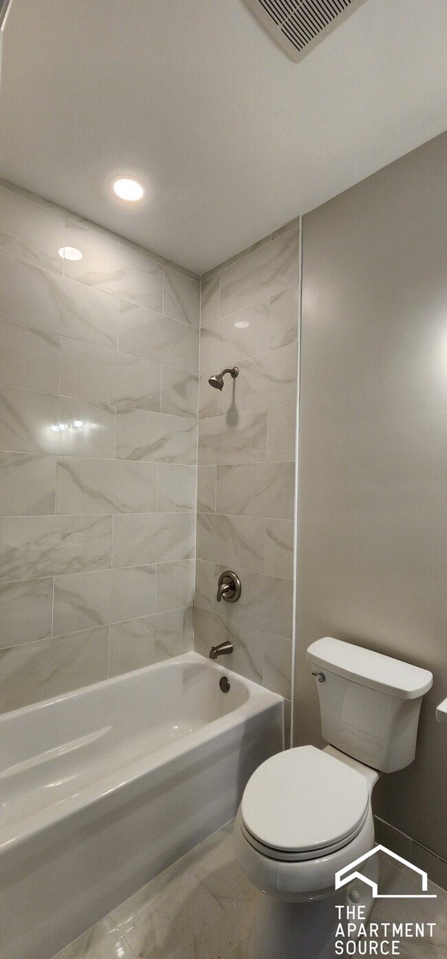 2552 S Central Park Ave in Chicago, IL - Building Photo - Building Photo