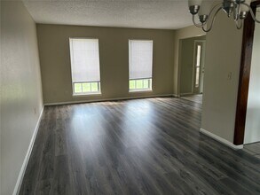 3310 Mulberry Hill Ln in Houston, TX - Building Photo - Building Photo