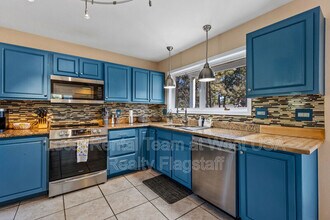 1720 N Doral Way in Flagstaff, AZ - Building Photo - Building Photo