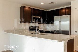 437 Maple Bnd Ln in La Marque, TX - Foto de edificio - Building Photo