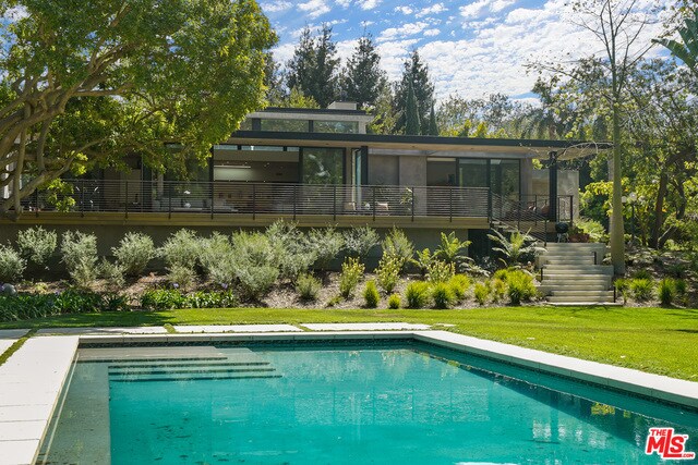 6254 Busch Dr in Malibu, CA - Foto de edificio