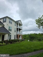 43134 Watercrest Square, Unit 304 in Chantilly, VA - Foto de edificio - Building Photo