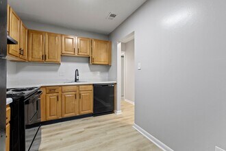 The Fields Apartment Homes in Indianapolis, IN - Foto de edificio - Building Photo
