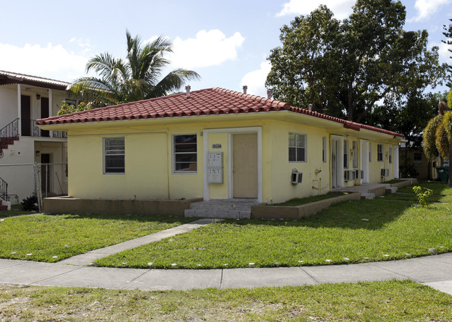 1200 NE 110th St in Miami, FL - Building Photo - Building Photo