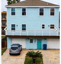 126 Pike St in South Padre Island, TX - Building Photo