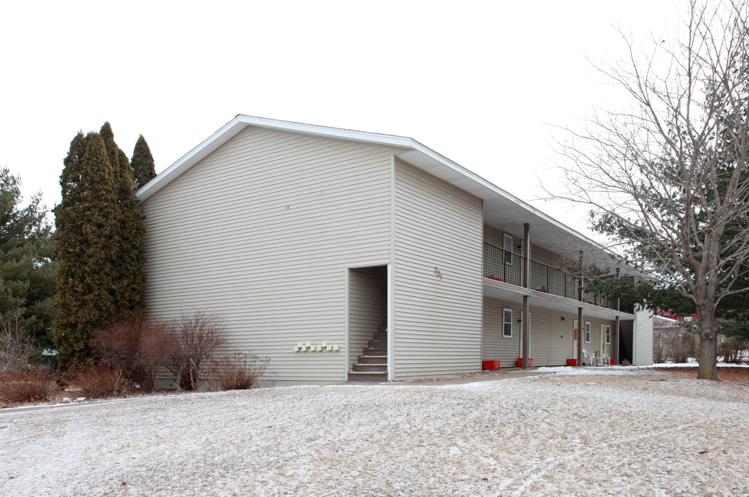 301 Micheels Ln in Menomonie, WI - Building Photo