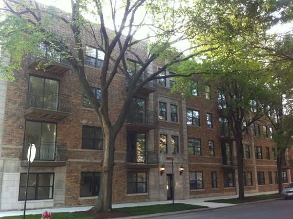 4759 N Maplewood Ave, Unit 401 in Chicago, IL - Building Photo - Building Photo