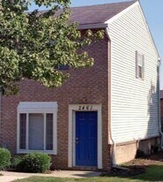 2461 Brady Commons Dr in Columbus, OH - Building Photo