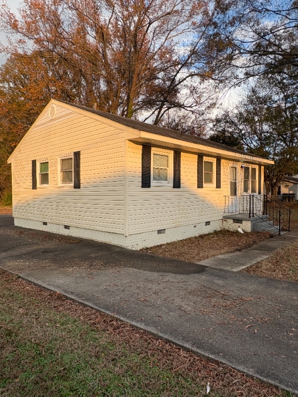 609 W Holly St in Goldsboro, NC - Foto de edificio - Building Photo