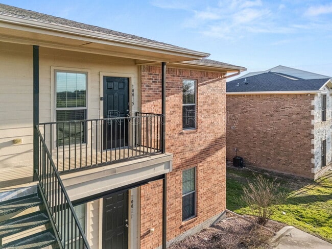 property at 10015 Amber Cir