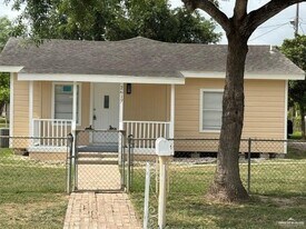 17 Daytona Ave in McAllen, TX - Building Photo