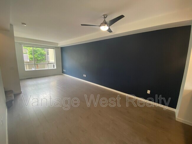 625-625 Boynton Pl in Kelowna, BC - Building Photo - Building Photo