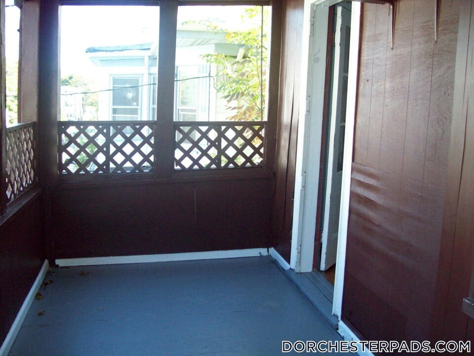 46 Wildwood St in Boston, MA - Building Photo
