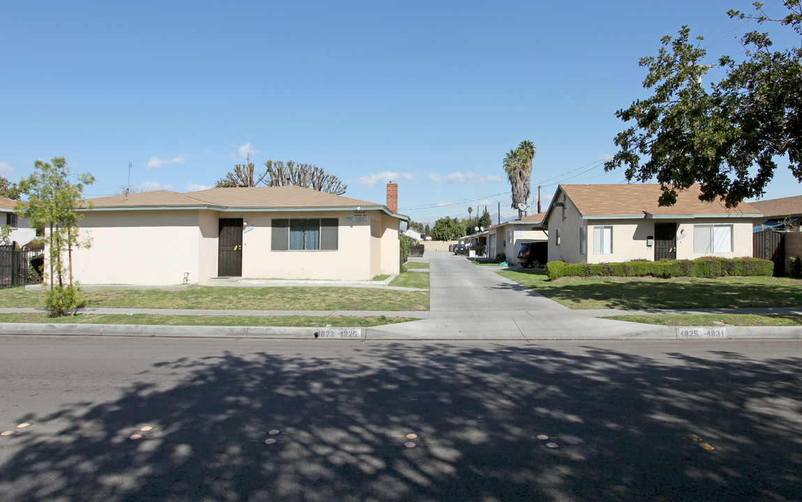 4823-4831 Live Oak St in Bell, CA - Building Photo