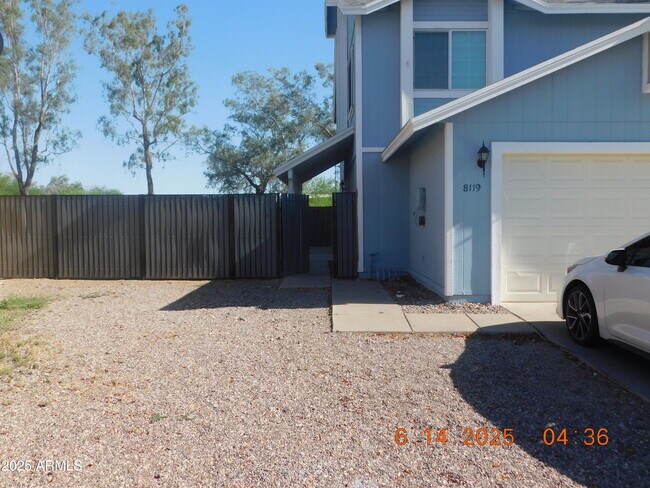 8119 W Desert Cove Ave in Peoria, AZ - Foto de edificio - Building Photo