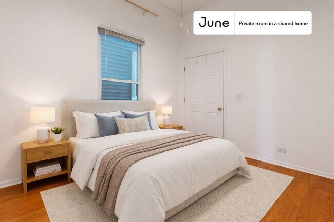 property at 1841 N Mozart St