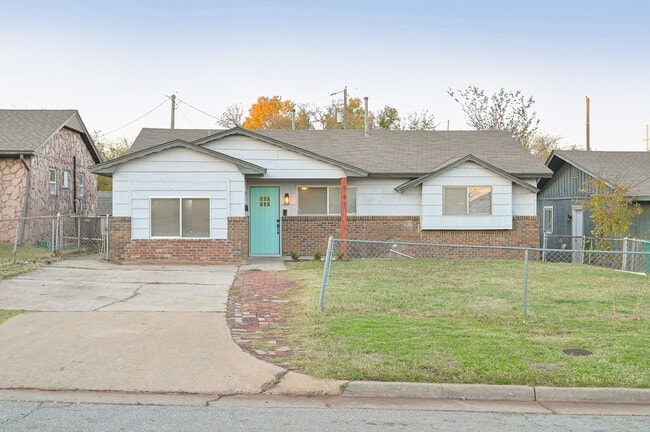 property at 941 NE 28th St
