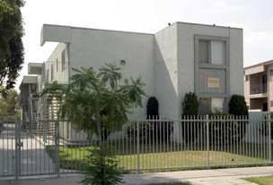 1948 S Harvard Blvd in Los Angeles, CA - Building Photo