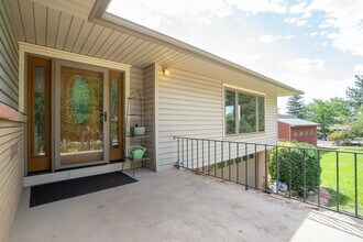 1020 Cimmeron Dr in Loveland, CO - Building Photo - Building Photo