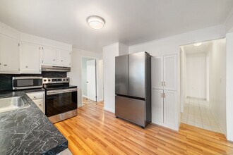 46 Elaine Rd in Milford, CT - Building Photo - Building Photo