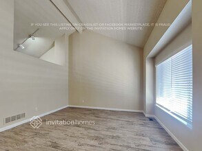 2455 Wolf Creek Dr in Brighton, CO - Foto de edificio - Building Photo