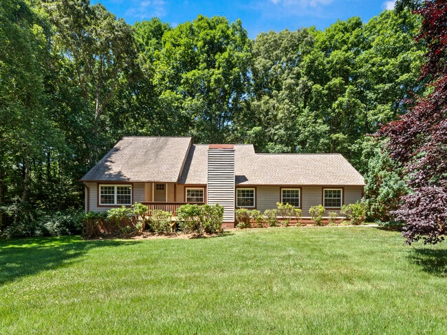 property at 28 Turnberry Dr