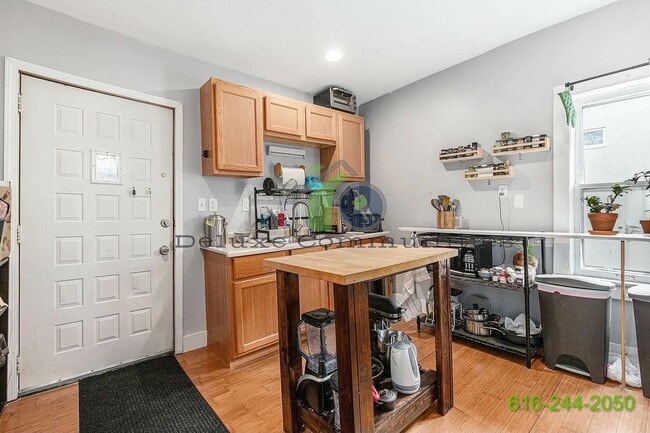 344 Diamond Ave SE in Grand Rapids, MI - Building Photo - Building Photo